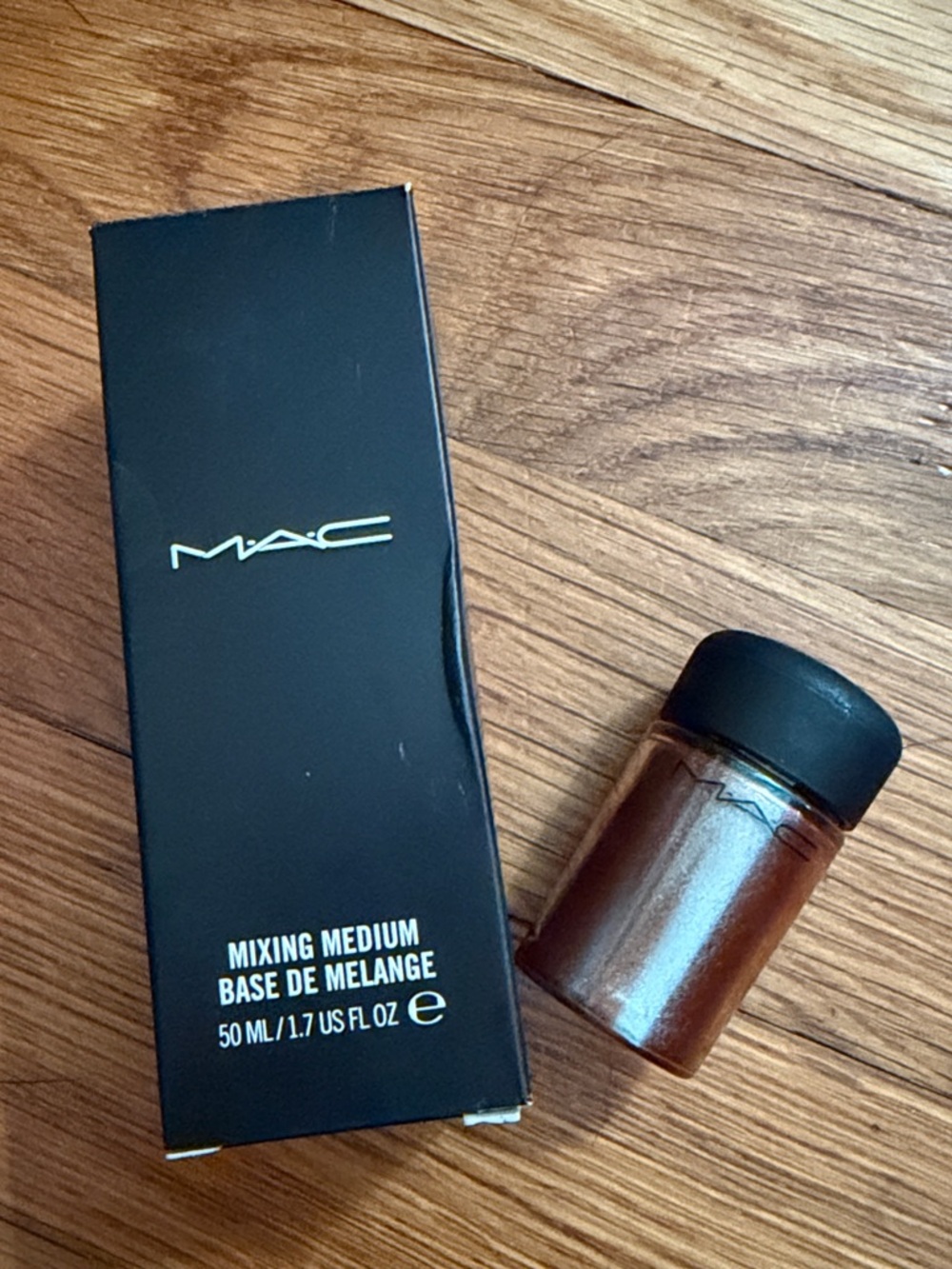 MAC Cosmetics Mixing Medium and MAC Pigment Color Glitter Eye Shadow (Blue/Brown